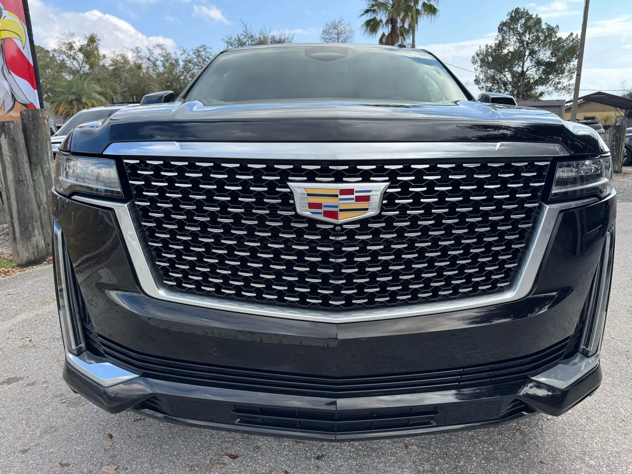 Used 2022 Cadillac Escalade ESV Luxury image 2