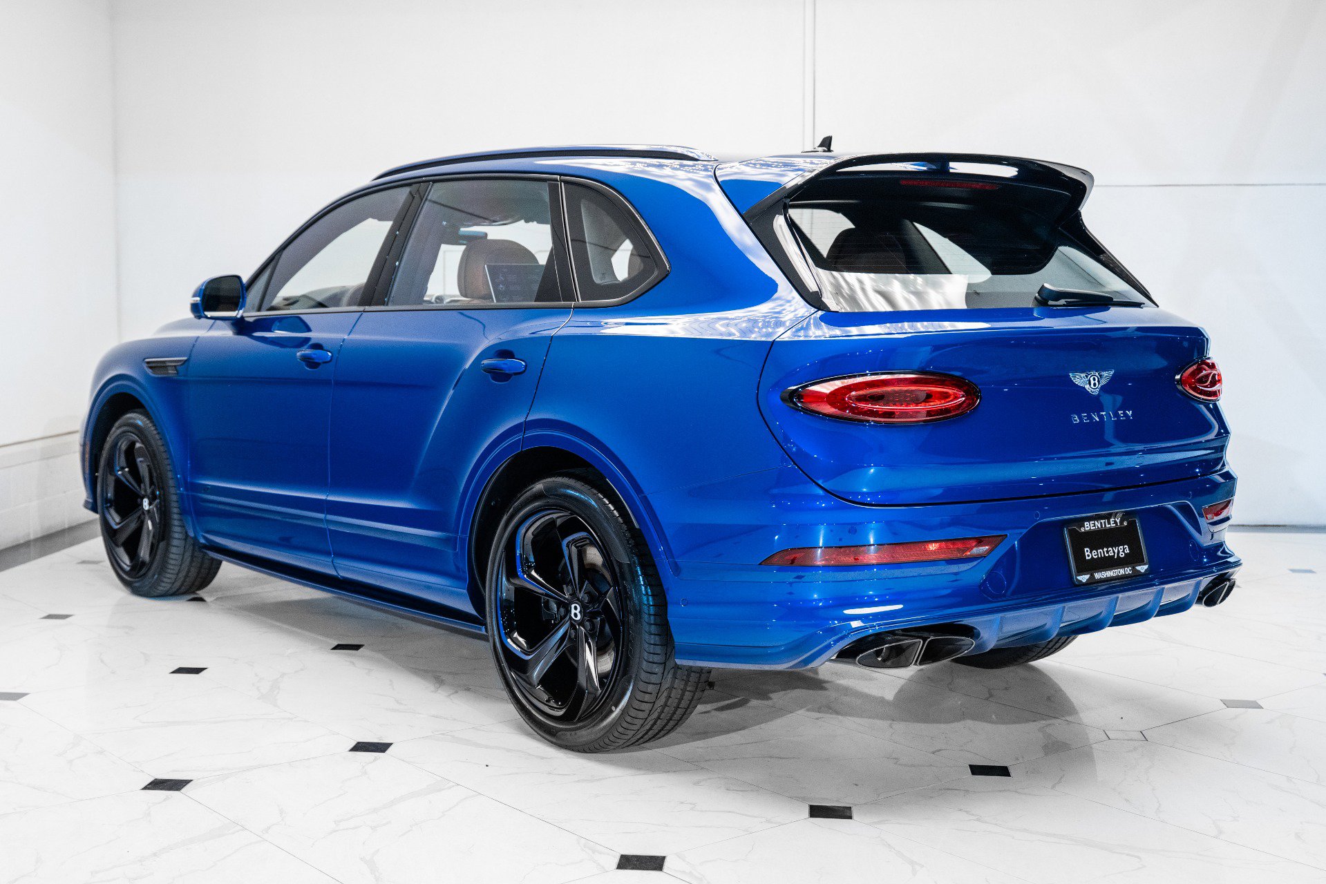 New 2025 Bentley Bentayga image 3