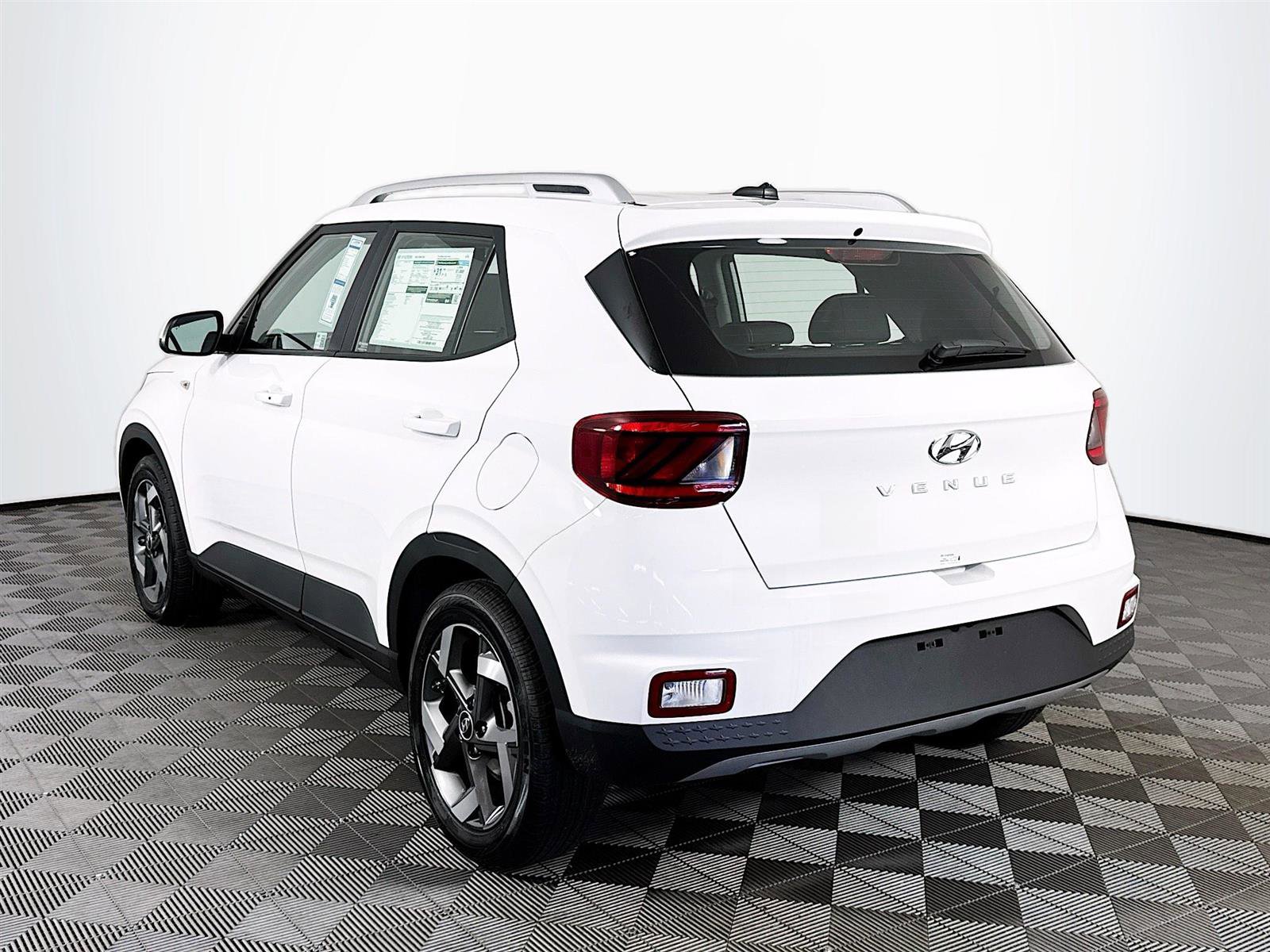 New 2025 Hyundai Venue SEL image 5