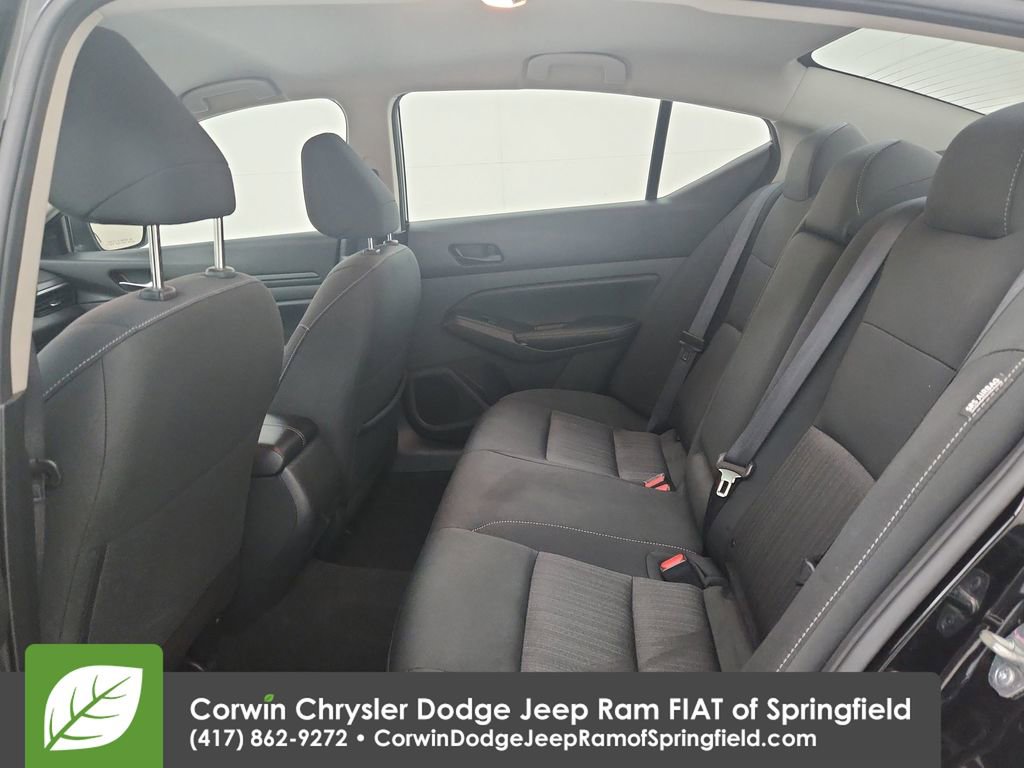 Used 2025 Nissan Altima 2.5 SV image 30