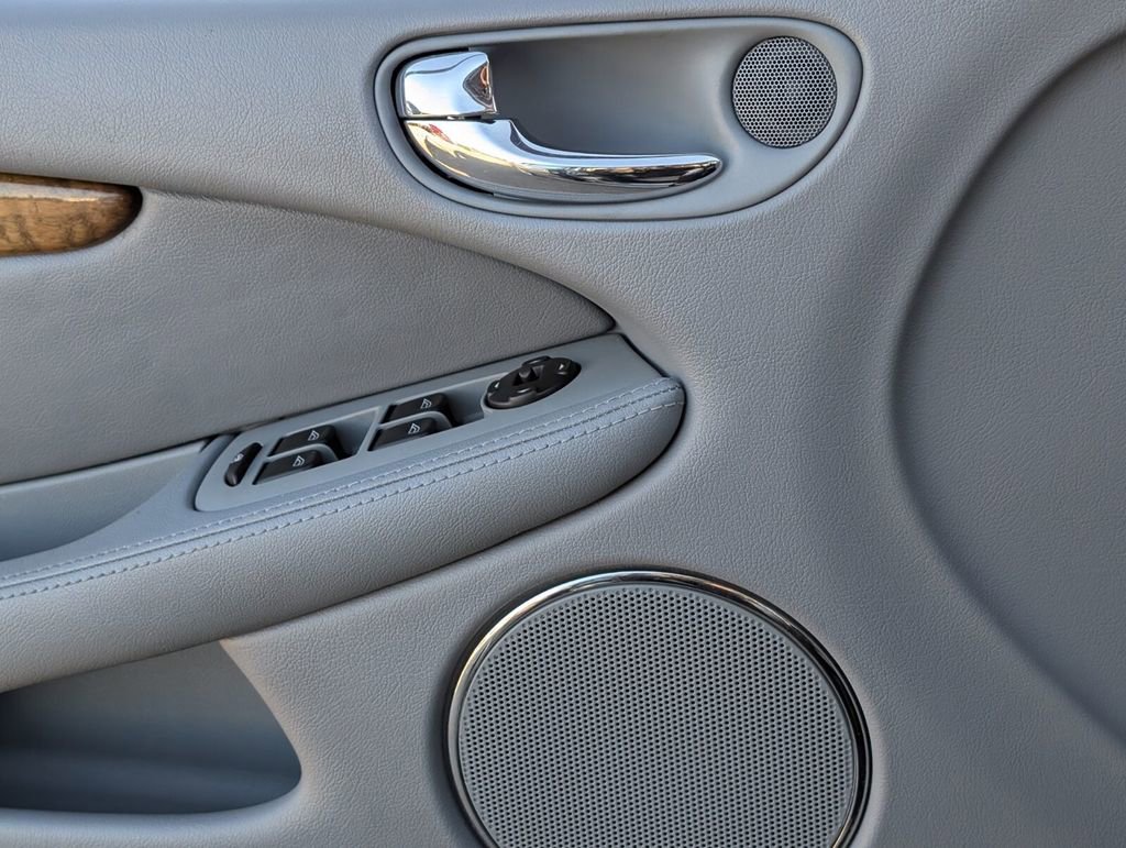 Used 2004 Jaguar X-TYPE 3.0 image 30