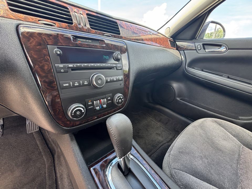 Used 2012 Chevrolet Impala LT FWD image 18