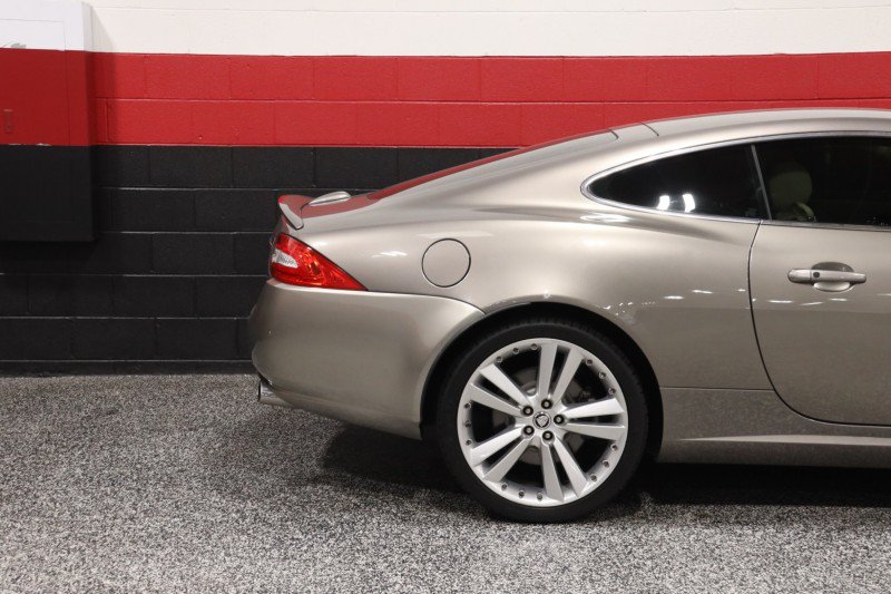 Used 2010 Jaguar XK Coupe RWD image 5