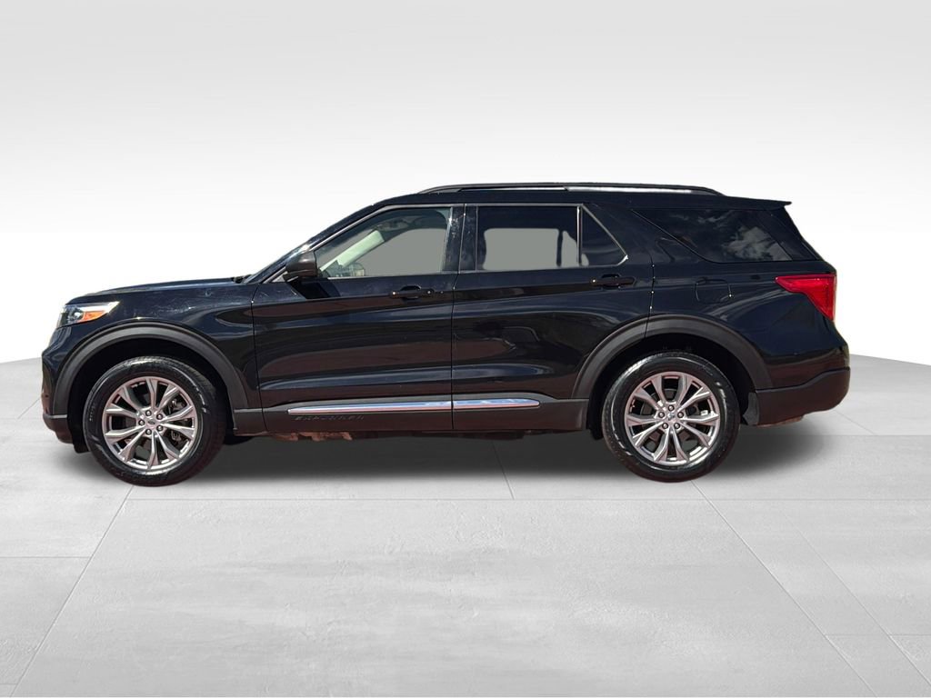 Certified 2022 Ford Explorer XLT w/ Equipment Group 202A AWD/4WD image 4