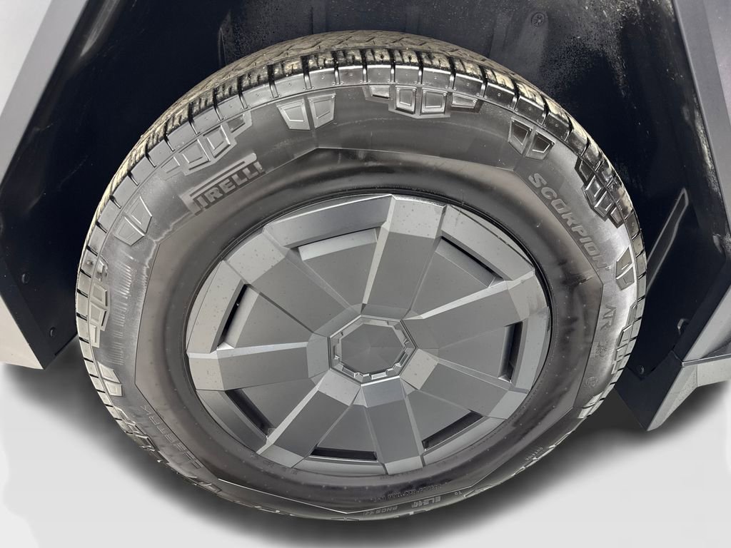 Used 2024 Tesla Cybertruck AWD Crew Cab image 74