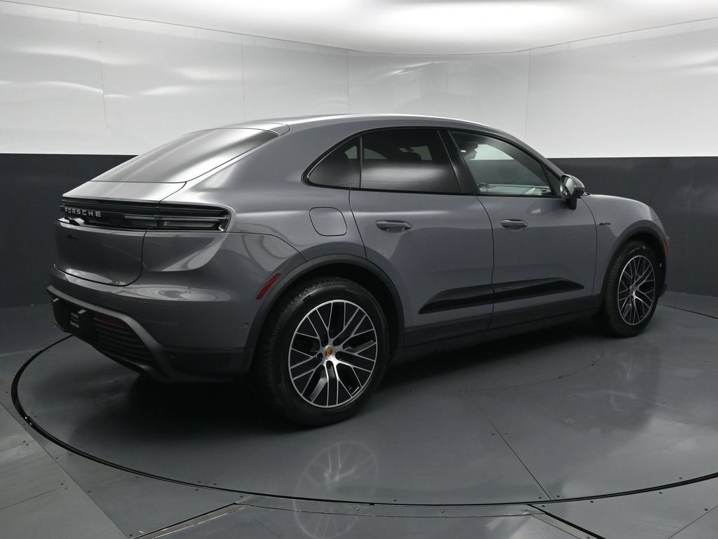 New 2025 Porsche Macan Electric RWD image 12