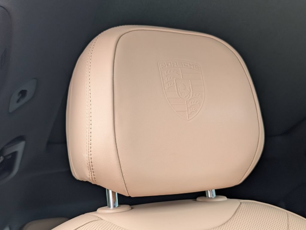 Certified 2023 Porsche Cayenne Platinum Edition AWD/4WD image 18