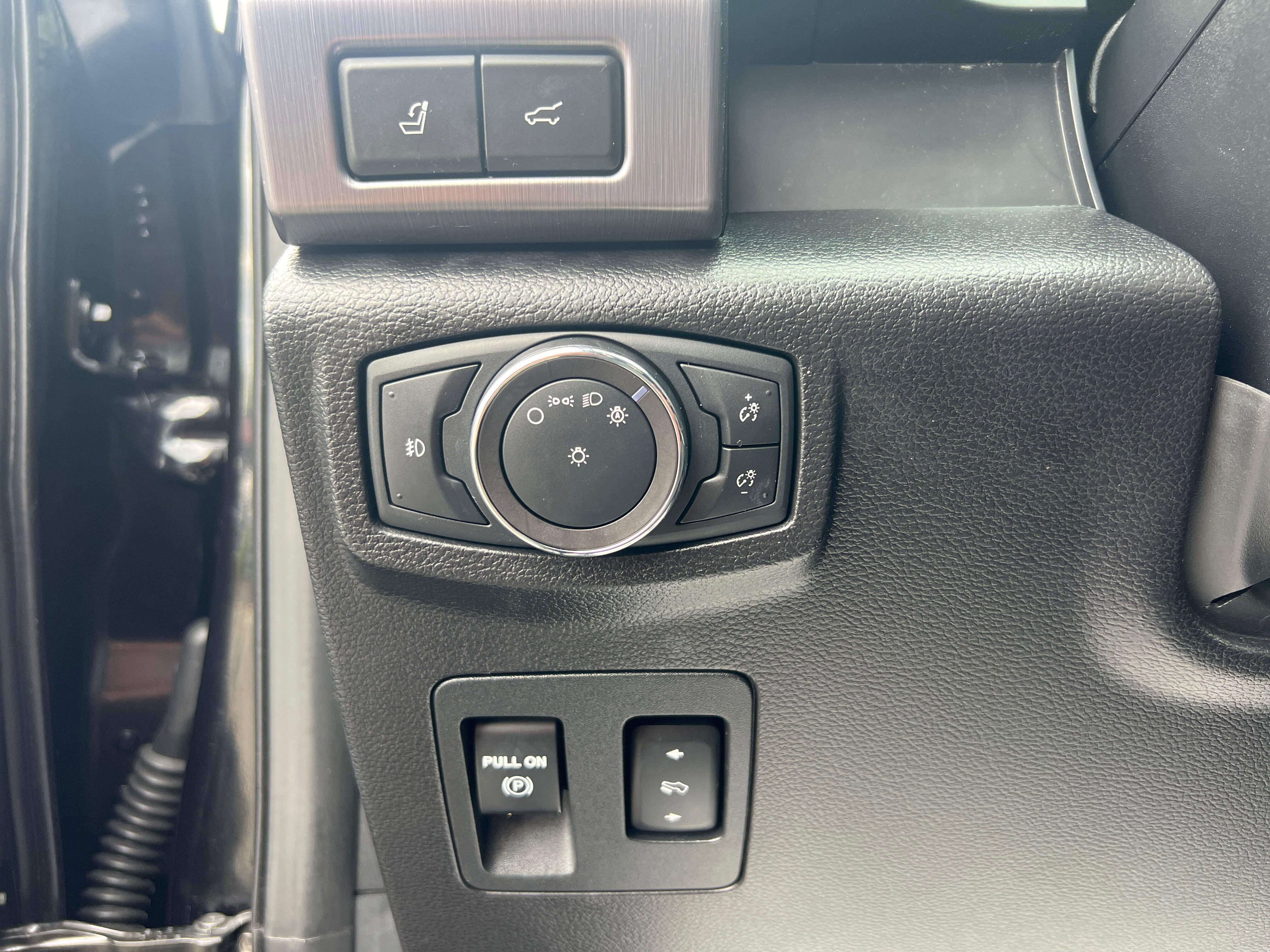 Used 2019 Ford Expedition Platinum image 24