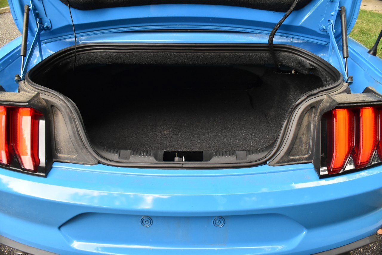 Used 2022 Ford Mustang Premium RWD image 36
