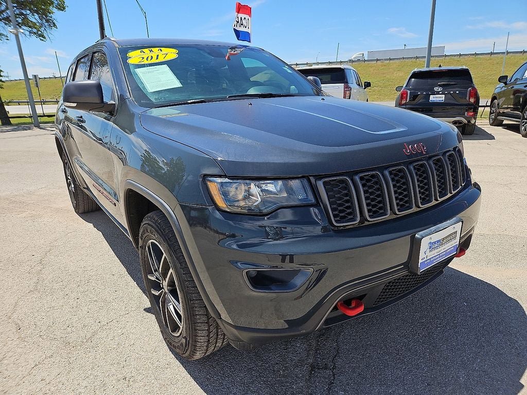 Used 2017 Jeep Grand Cherokee Trailhawk AWD/4WD image 11