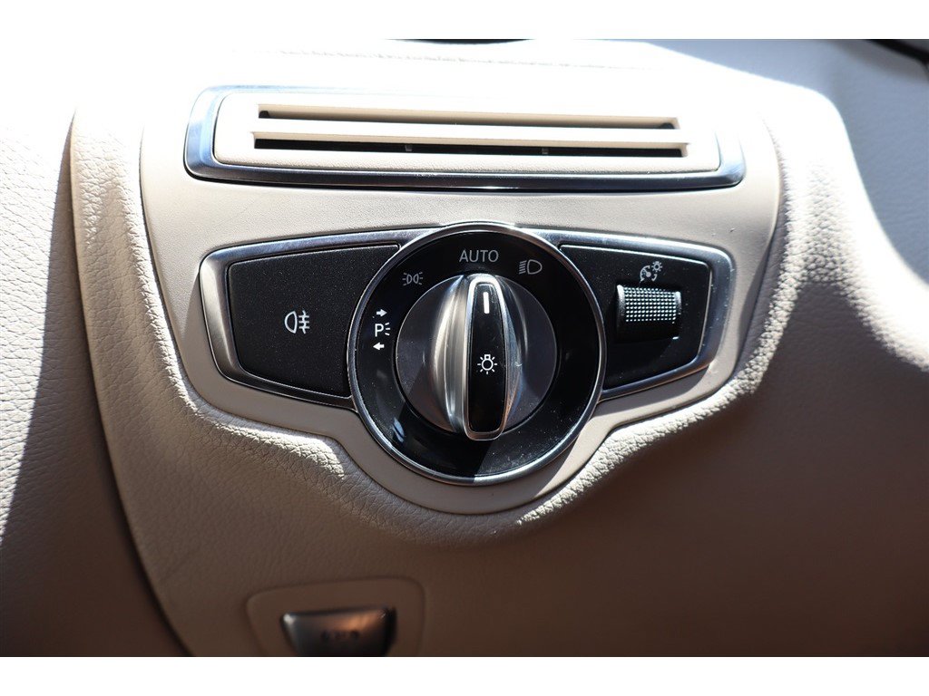 Used 2015 Mercedes-Benz C 300 Sedan image 27