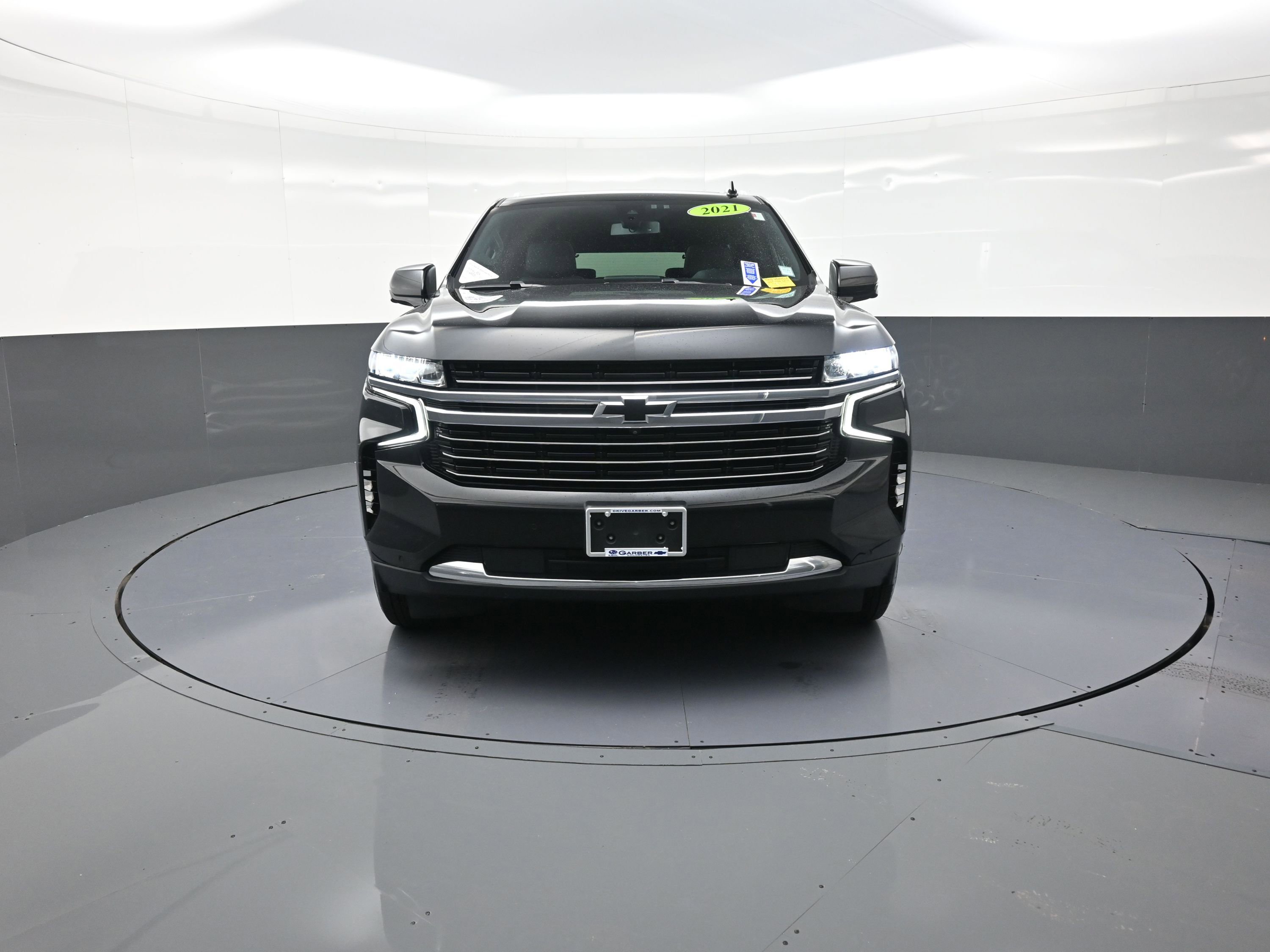 Used 2021 Chevrolet Suburban LT w/ LT Signature Package image 8