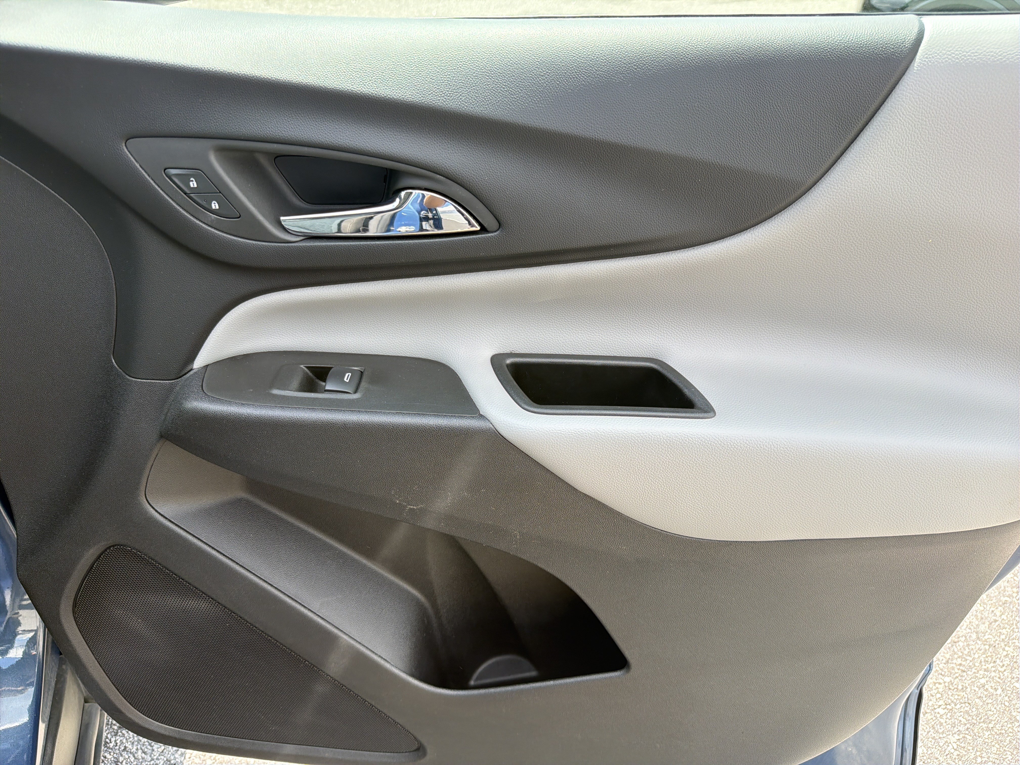Used 2024 Chevrolet Equinox LS w/ LS Convenience Package FWD image 25