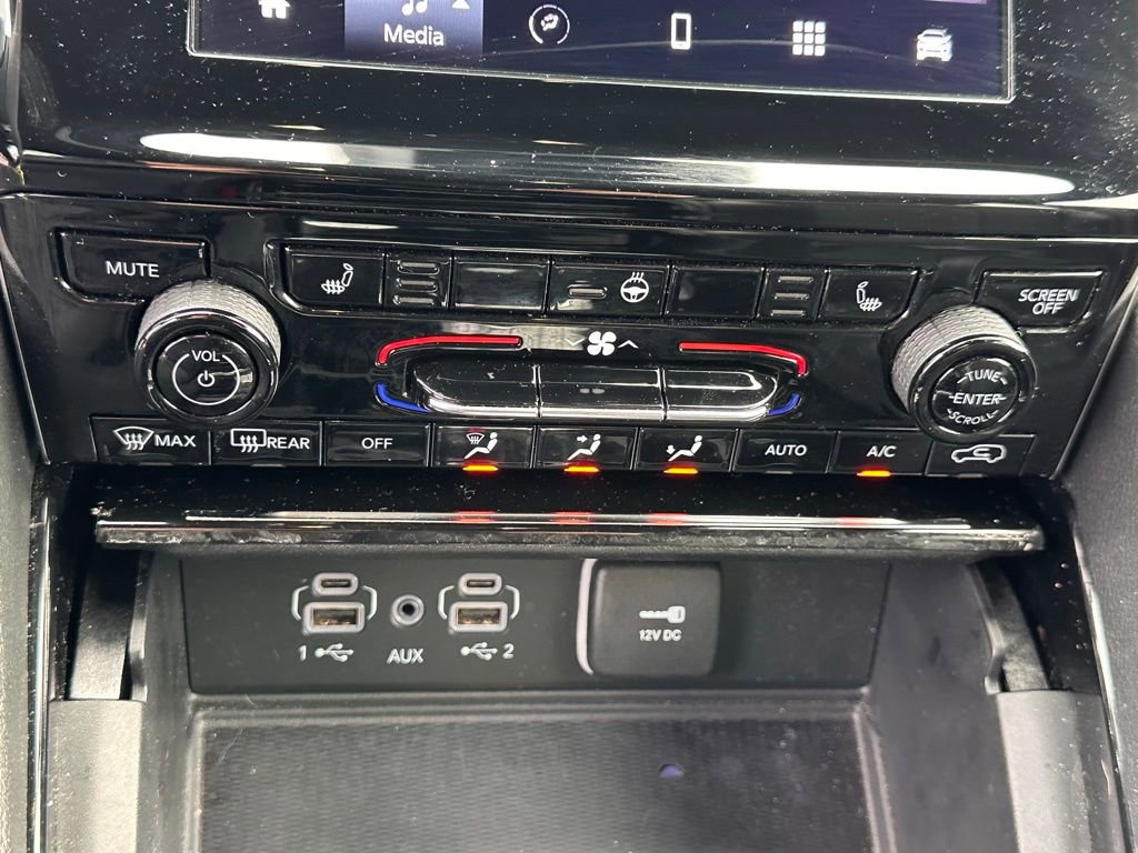 Used 2023 Jeep Grand Cherokee Altitude image 31