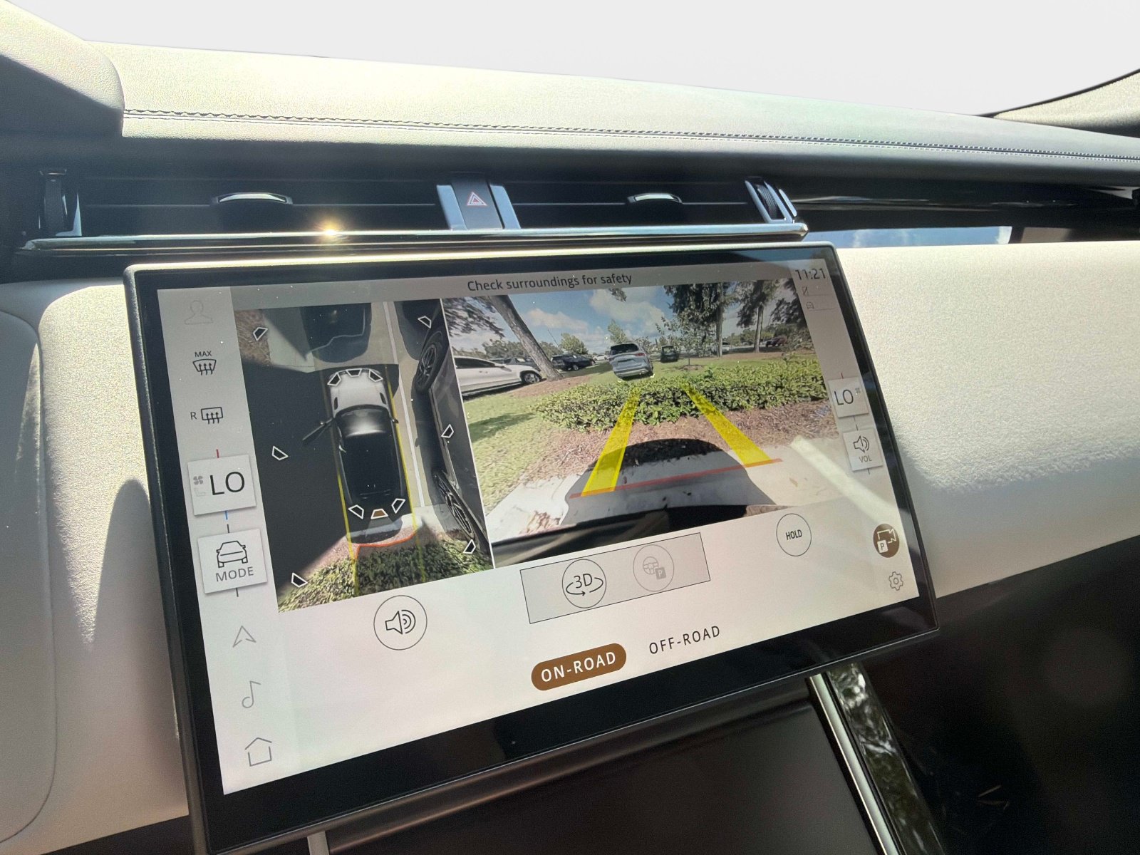 New 2026 Land Rover Range Rover Velar Belgravia AWD/4WD image 25