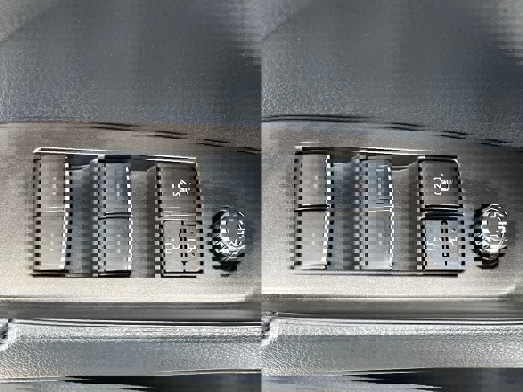 Used 2022 Toyota Camry XSE w/ Carpet Mat Package (TMS) image 14