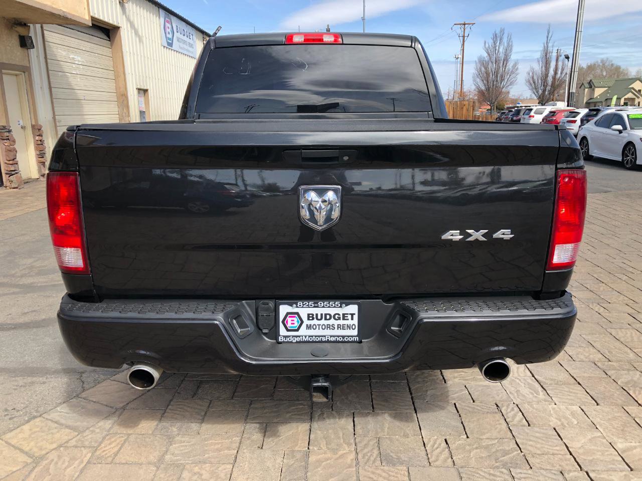 Used 2017 RAM 1500 Express w/ Express Value Package AWD/4WD image 3