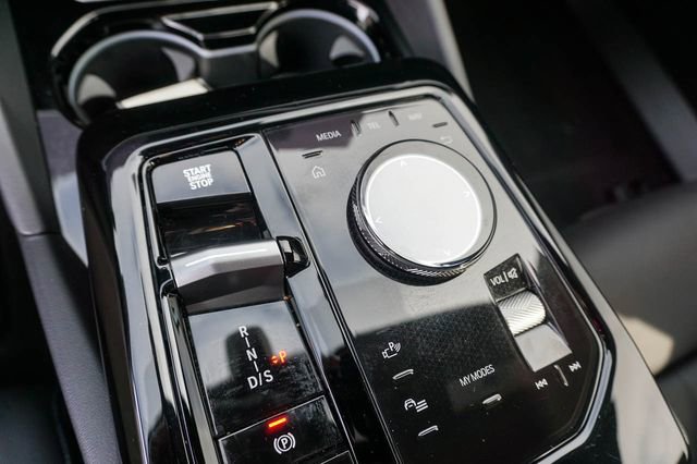 Used 2024 BMW 530i w/ Premium Package RWD image 18