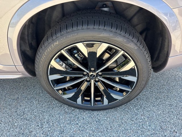 New 2026 Volvo XC90 B6 Plus w/ Protection Package Premier image 6