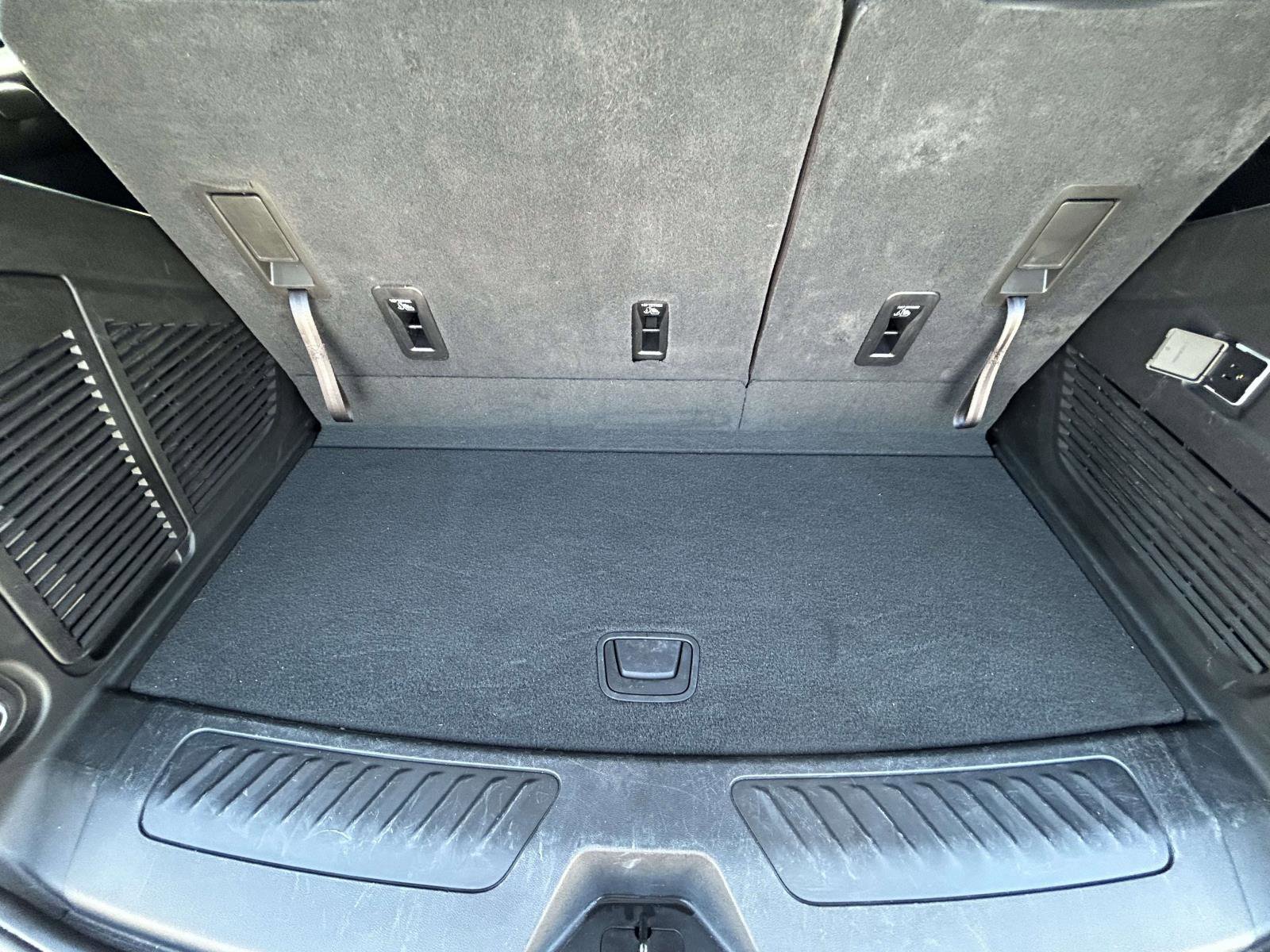 Used 2025 Chevrolet Tahoe LT AWD/4WD image 16