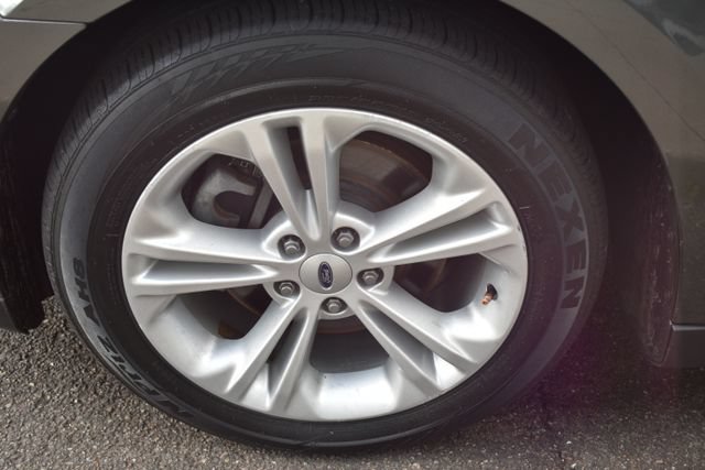 Used 2017 Ford Taurus SEL FWD image 41