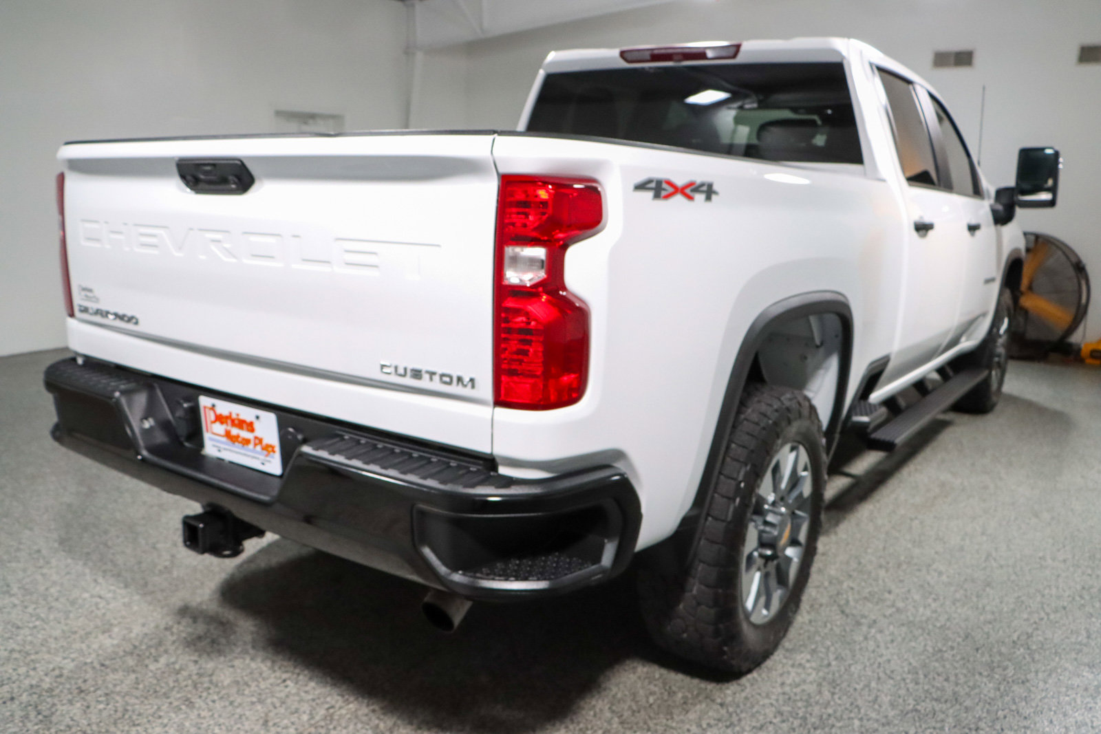 Used 2023 Chevrolet Silverado 2500 Custom w/ Custom Convenience Package image 7