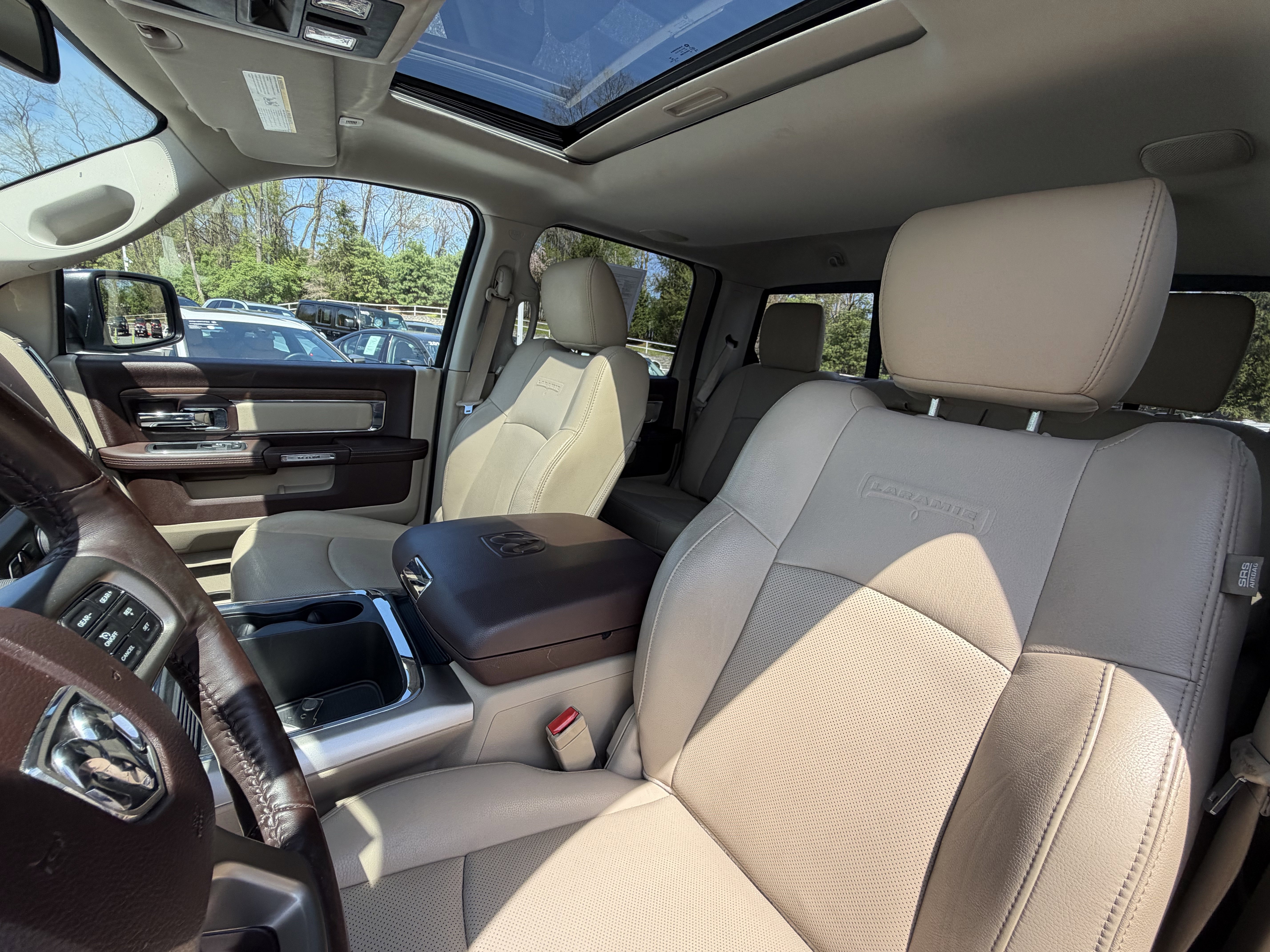 Used 2017 RAM 1500 Laramie w/ Convenience Group image 9