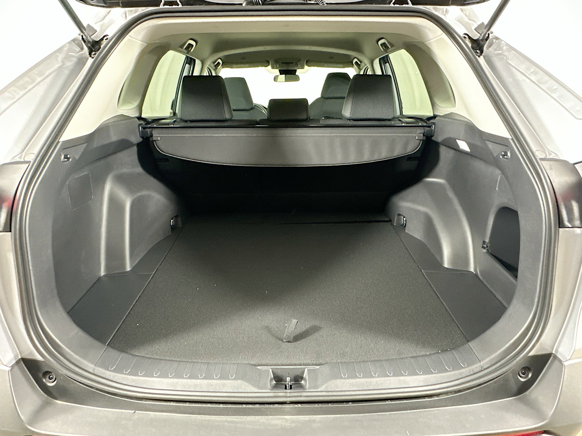 Used 2025 Toyota RAV4 LE image 28