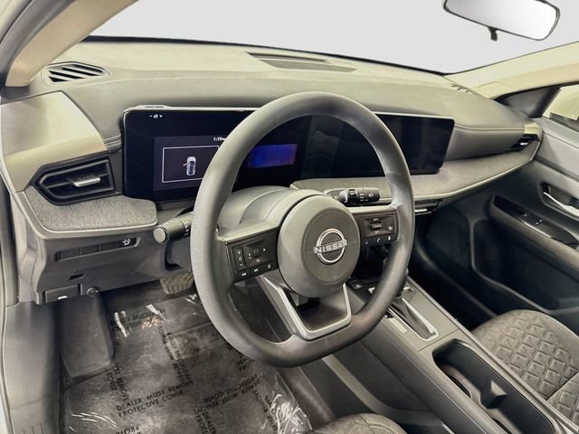 Used 2025 Nissan Kicks SV FWD image 9