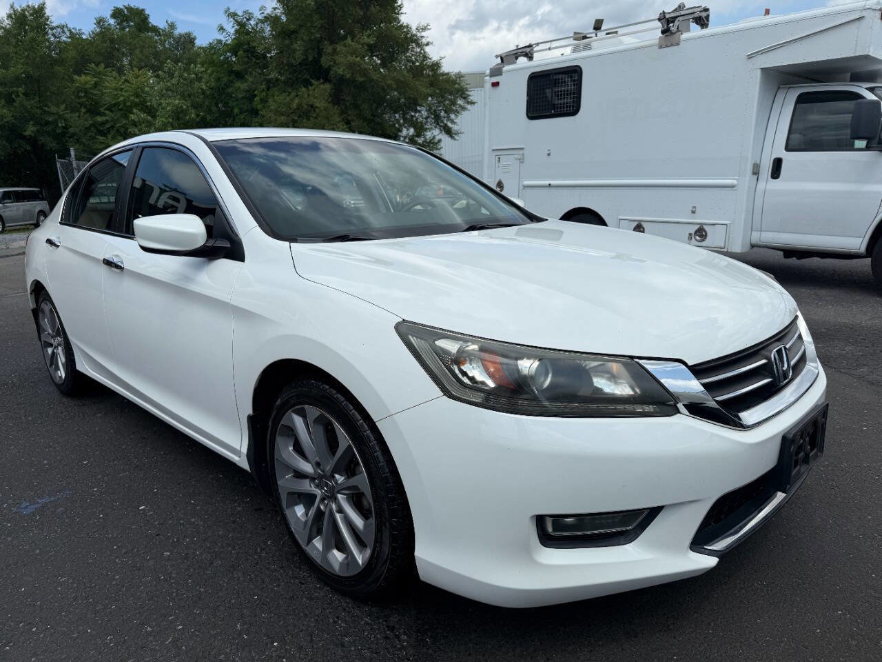 Used 2013 Honda Accord Sport image 3