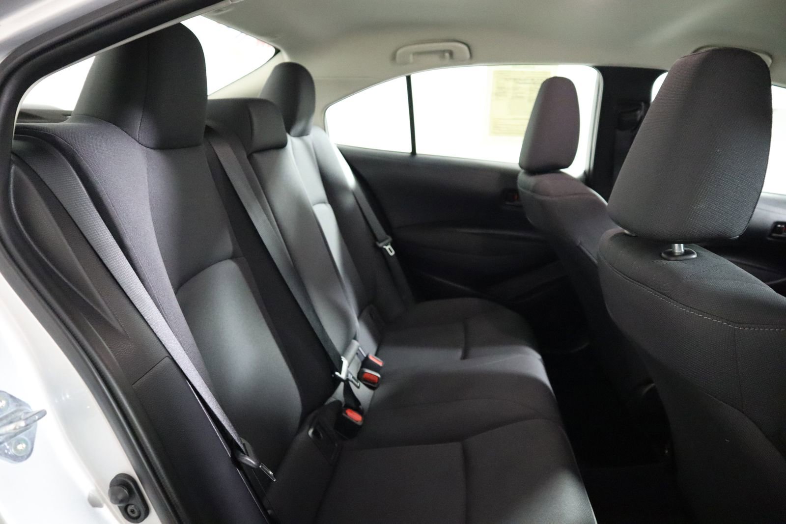 Used 2025 Toyota Corolla LE image 43