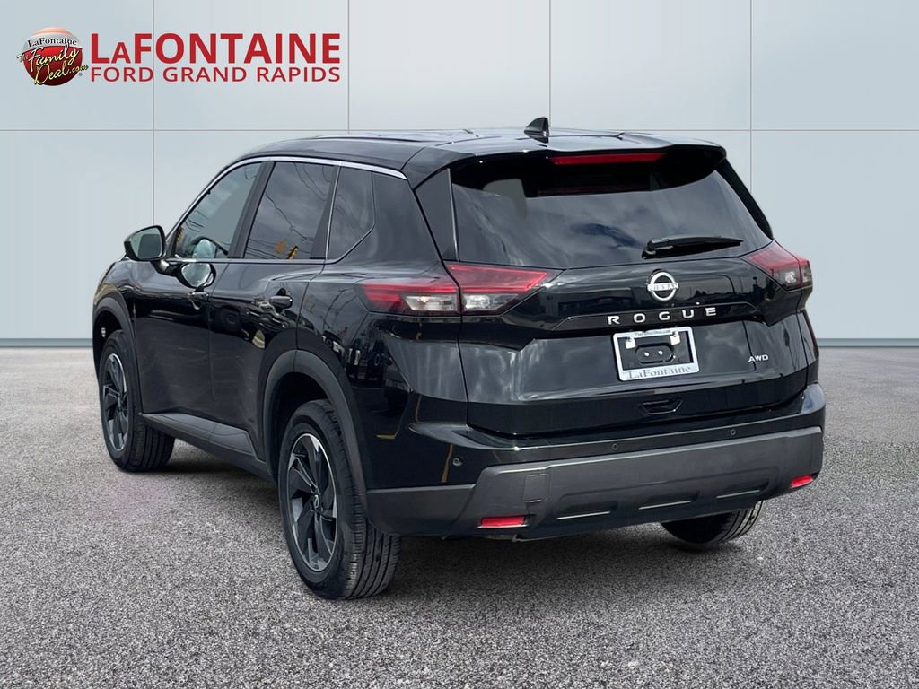 Used 2025 Nissan Rogue SV AWD/4WD image 5
