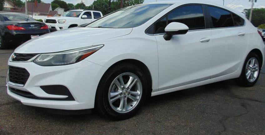 Used 2017 Chevrolet Cruze LT FWD image 7
