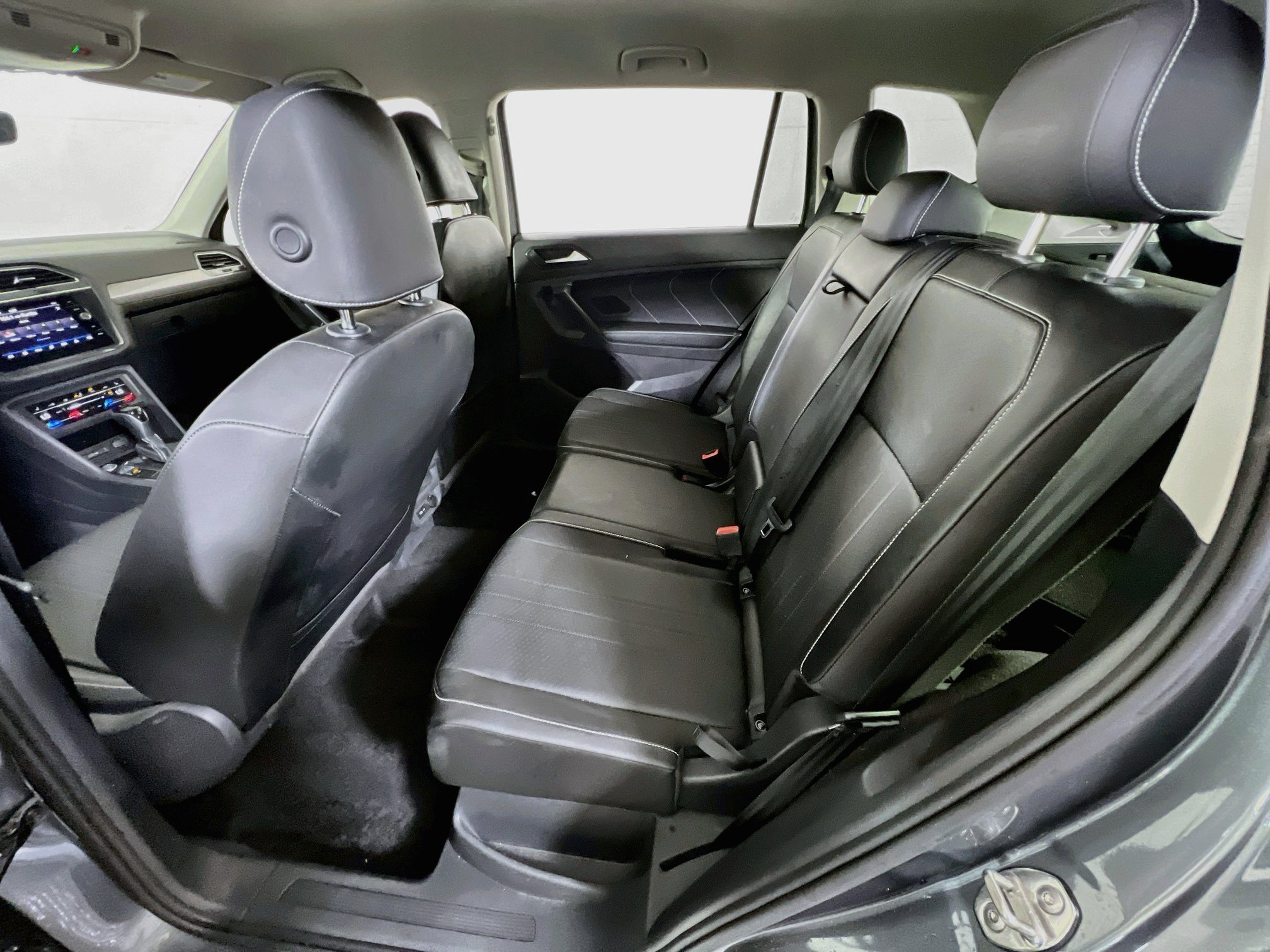 Used 2023 Volkswagen Tiguan SE AWD/4WD image 23