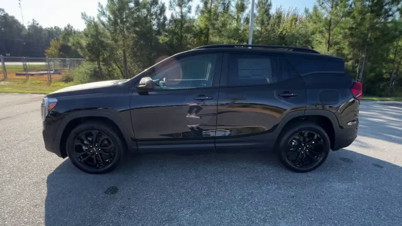 Used 2022 GMC Terrain SLE w/ Driver Convenience Package FWD image 6