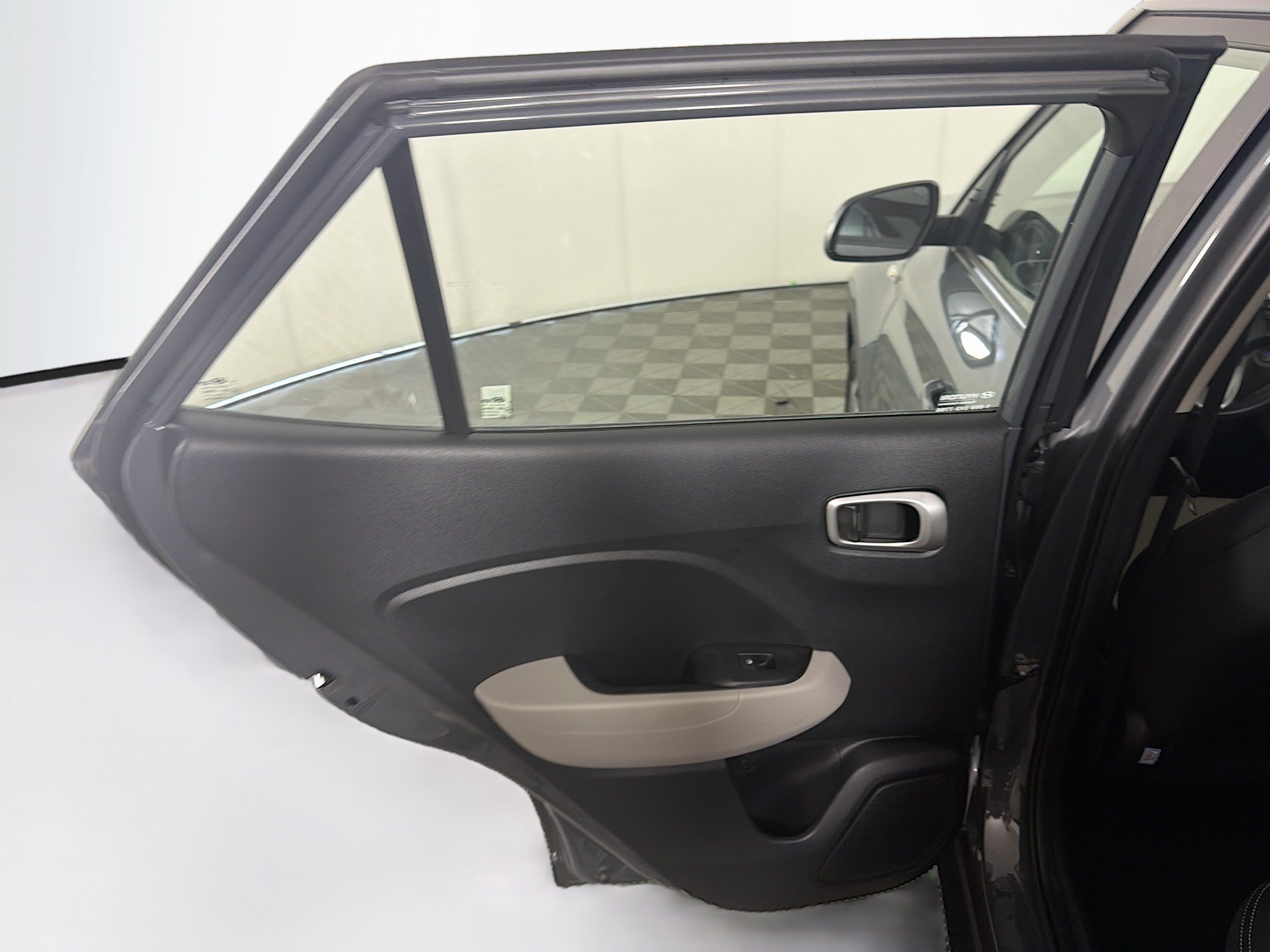 Used 2025 Hyundai Venue SEL FWD image 26