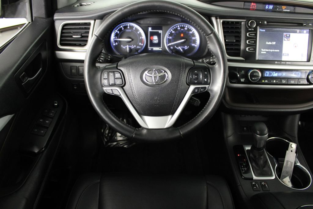Used 2019 Toyota Highlander XLE w/ Protection Package #3 image 6