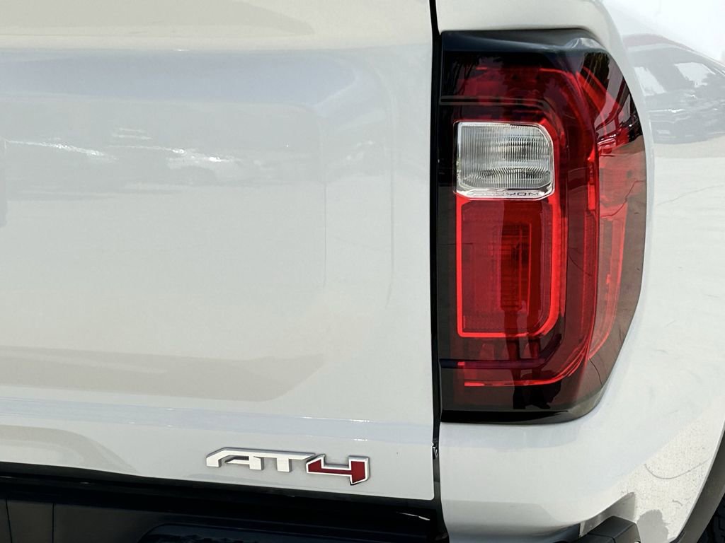 Used 2024 GMC Canyon AT4 AWD/4WD image 7