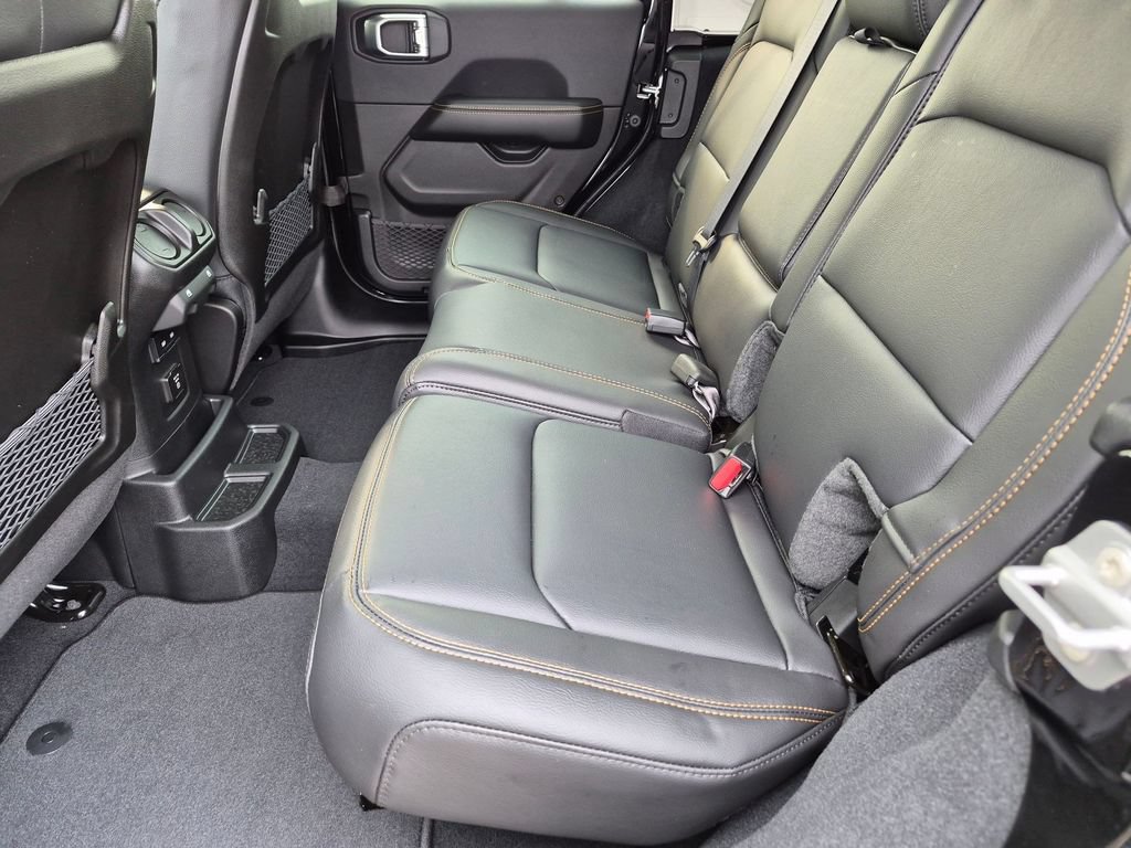 New 2026 Jeep Wrangler Unlimited Sahara AWD/4WD image 24