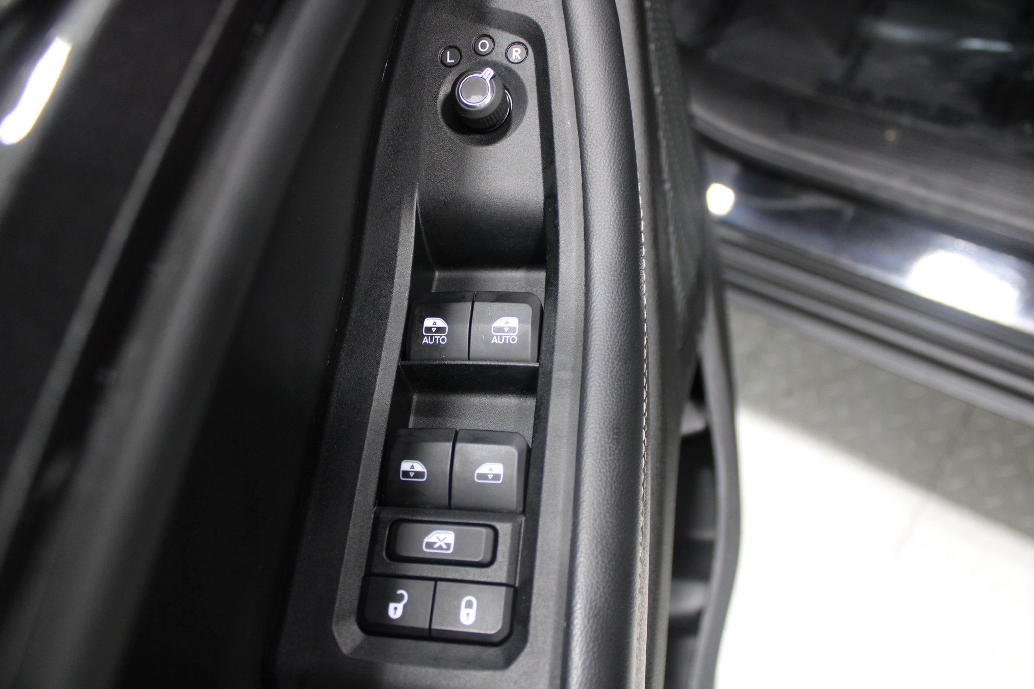 Used 2023 Jeep Grand Cherokee Altitude AWD/4WD image 40