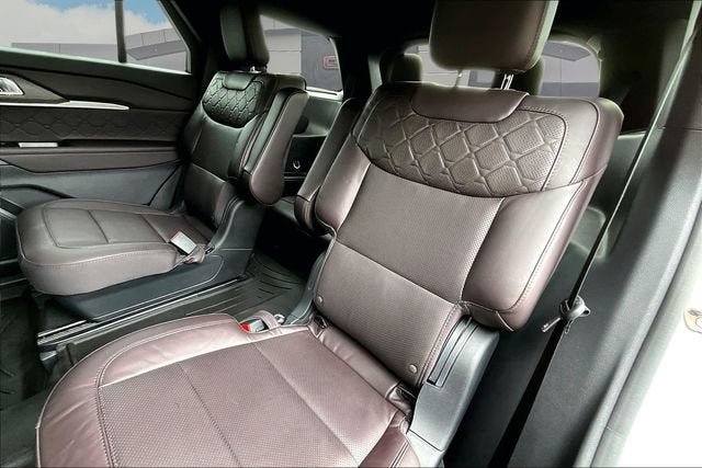 Used 2025 Ford Explorer Platinum w/ LUX Leather Package AWD/4WD image 24