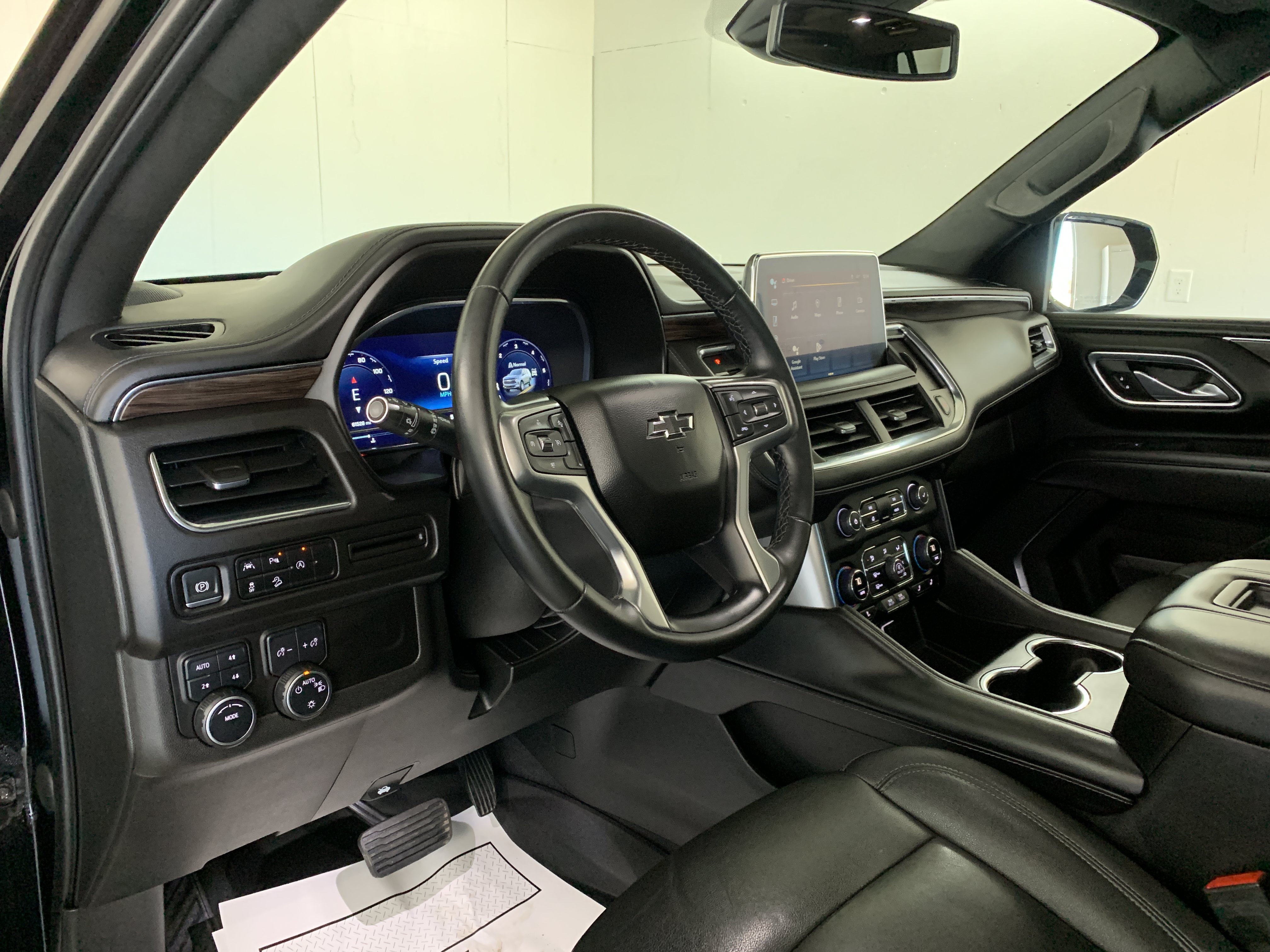 Used 2023 Chevrolet Tahoe Z71 AWD/4WD image 14