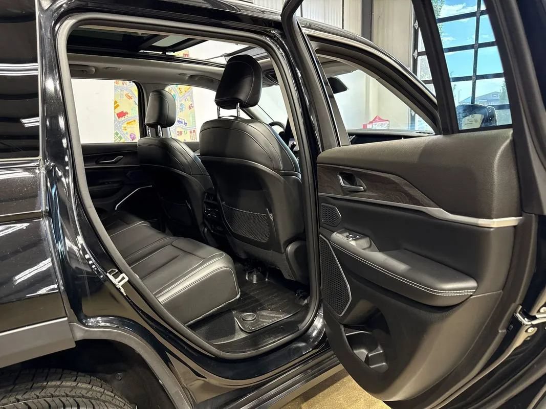 Used 2023 Jeep Grand Cherokee 4WD 4xe image 81