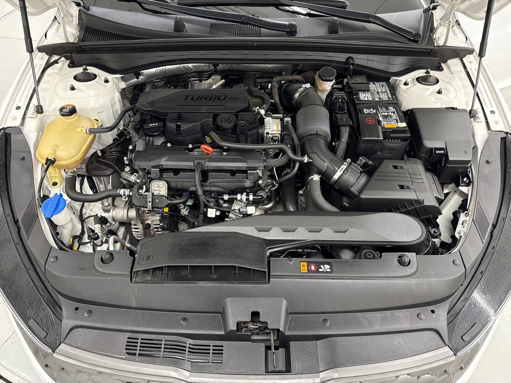 Used 2022 Kia K5 LX FWD image 10