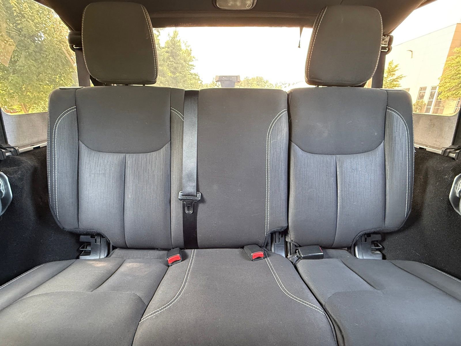 Used 2016 Jeep Wrangler Unlimited Sahara image 37