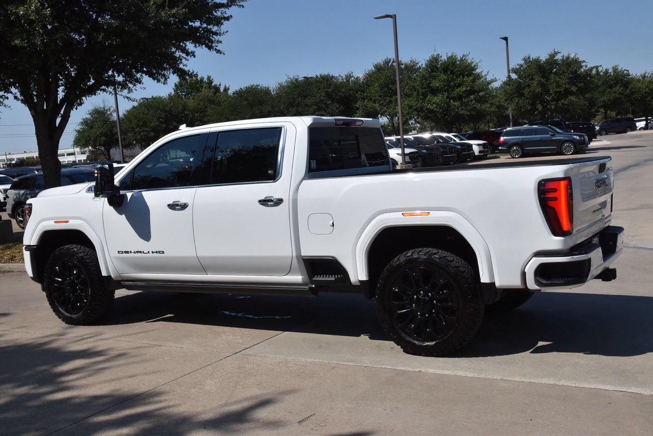 Used 2024 GMC Sierra 2500 Denali w/ Denali Reserve Package AWD/4WD image 11