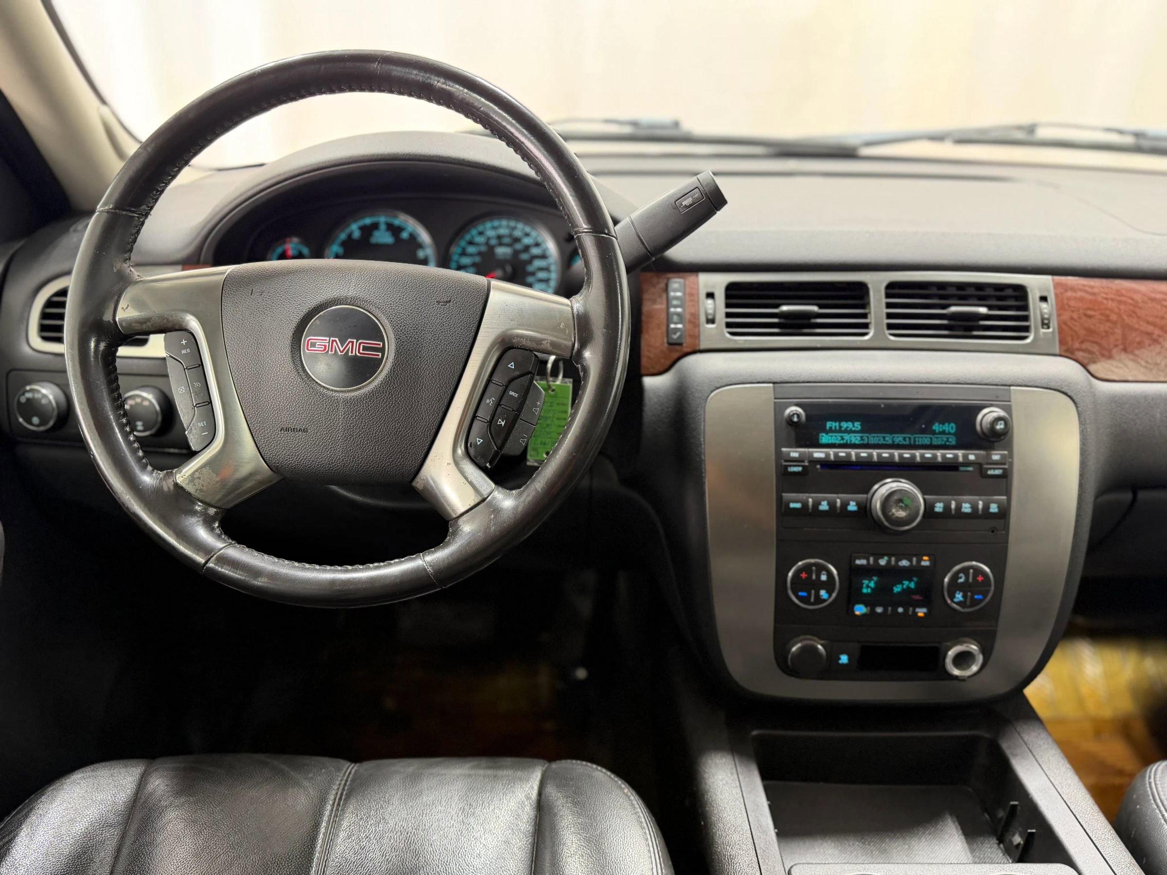 Used 2007 GMC Yukon SLT w/ SLT Preferred Equipment Group AWD/4WD image 20