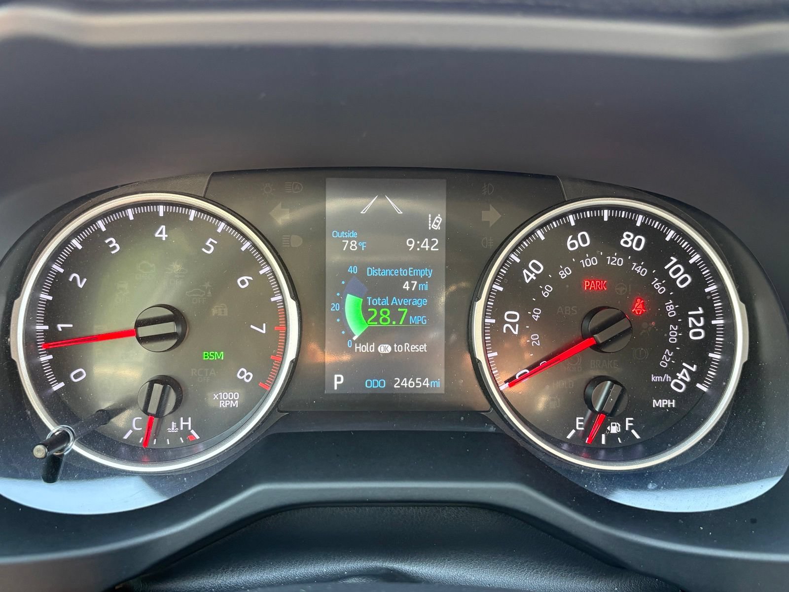 Used 2022 Toyota RAV4 XLE FWD image 14