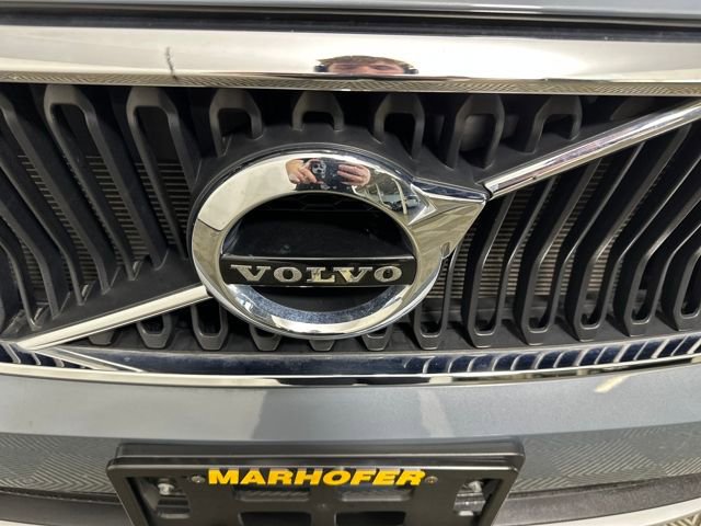 Used 2020 Volvo XC40 T5 Momentum image 9