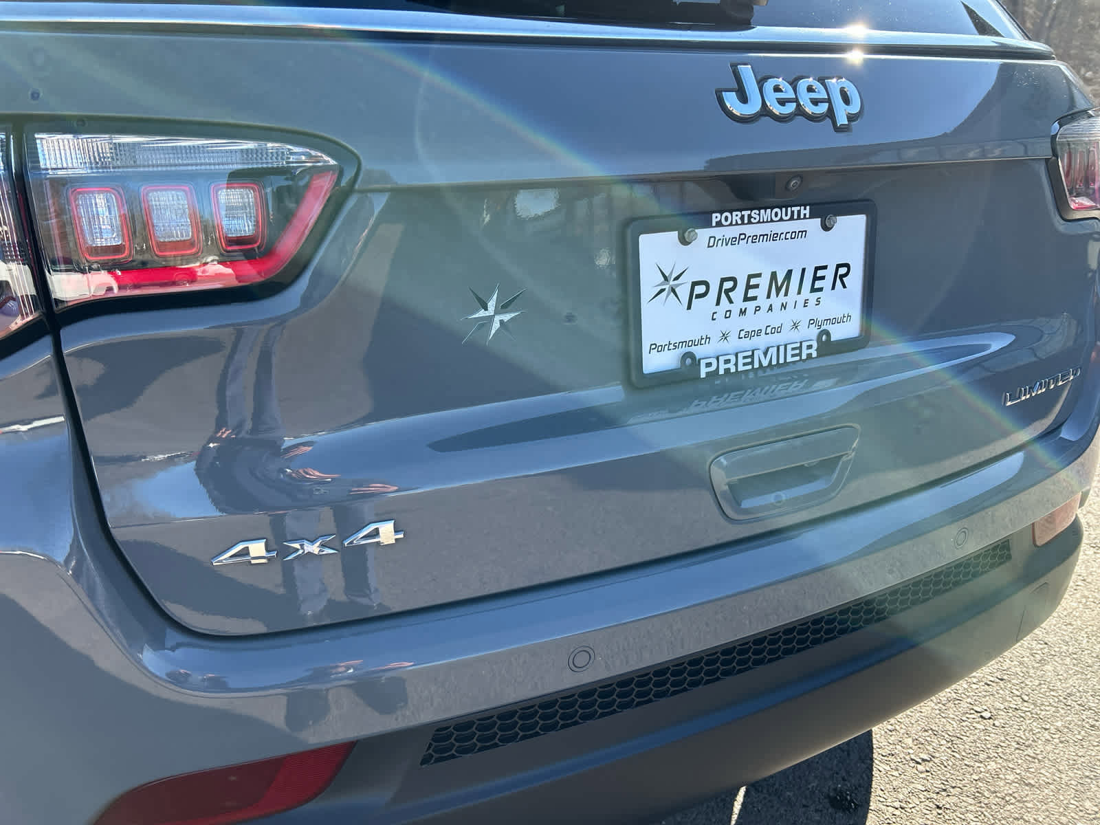 Used 2024 Jeep Compass Limited image 56